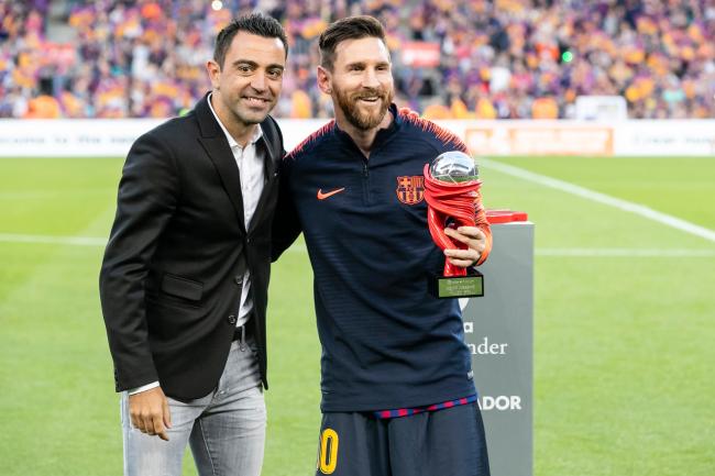 Relevo: Xavi năm ngoái muốn ký hợp đồng với Messi nhưng Barcelona từ chối và cả hai rất tức giận