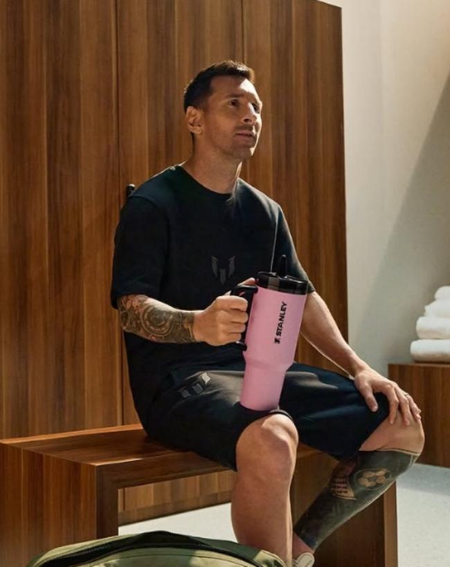 Messi đại diện cho thương hiệu cốc giữ nhiệt và ra mắt loạt sản phẩm chung mang tên "Bột GOAT"