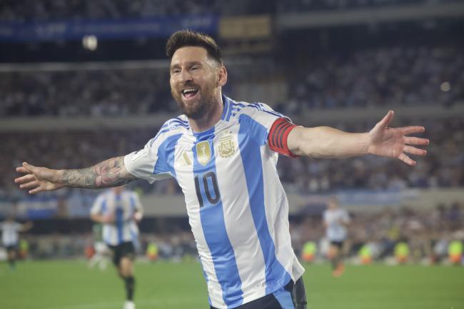 Bảng xếp hạng trung bình vòng loại World Cup khu vực Nam Mỹ: Messi đứng nhất với 7,89 điểm, Ronaldo đứng thứ hai với 7,65 điểm & Enzo đứng thứ tư