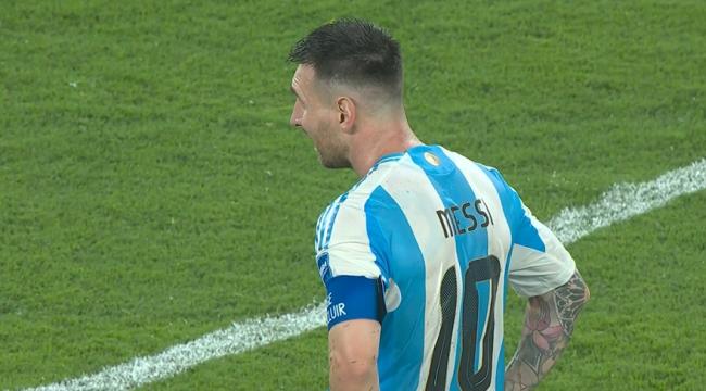 Tất cả đàn ông đã đạt được sự bình tĩnh! Argentina vào chung kết, Messi đứng bình thản chống nạnh sau trận đấu