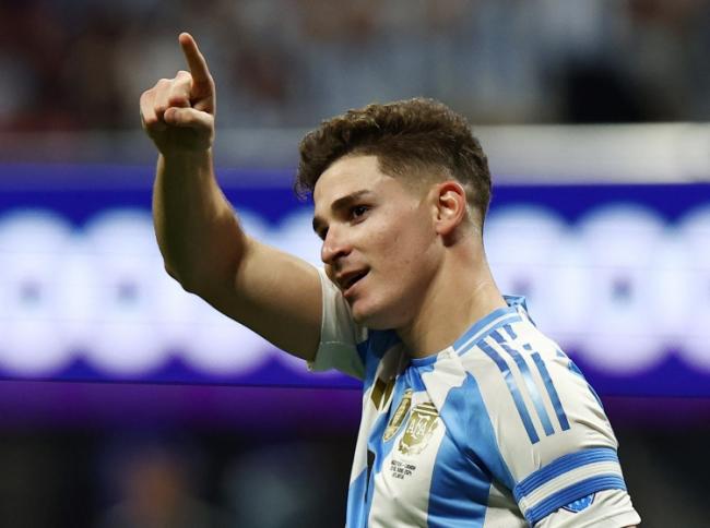 Chỉ có 2 cầu thủ Argentina ghi bàn ở bán kết World Cup & Copa America: Messi & Alvarez