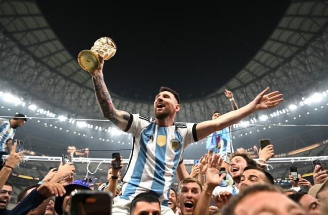 Số phận! Messi đã vô địch Copa America và World Cup kể từ khi bước sang tuổi 34, đồng thời được kỳ vọng sẽ giành được 3 danh hiệu lớn liên tiếp trong năm nay.